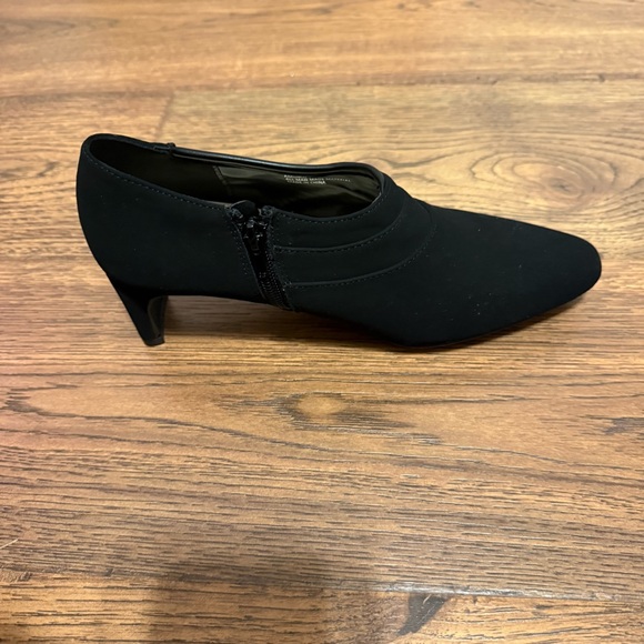 Andiamo Womens Black Heeled Ankle Booties Size 7 1/2 Woven Detail Dress Shoes - Picture 12 of 12